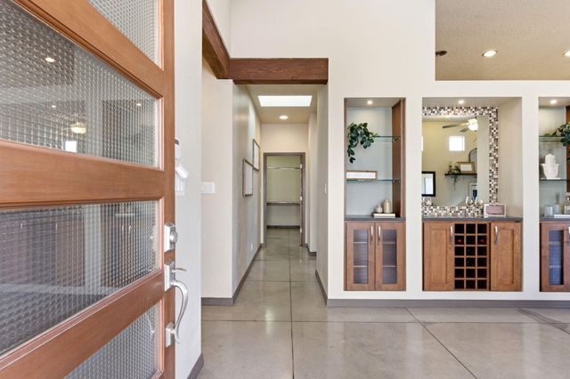 1323 Valle Lane NW, Albuquerque, NM 87107