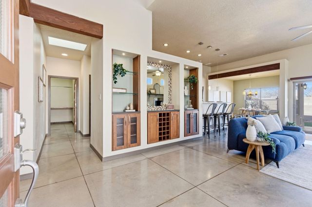 1323 Valle Lane NW, Albuquerque, NM 87107