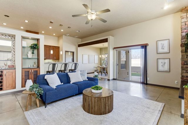 1323 Valle Lane NW, Albuquerque, NM 87107