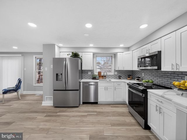 18011 SILVER LEAF DR, Gaithersburg, MD 20877