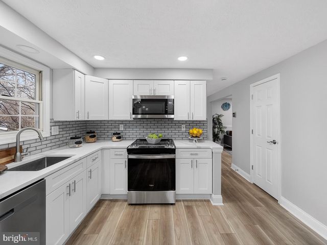 18011 SILVER LEAF DR, Gaithersburg, MD 20877