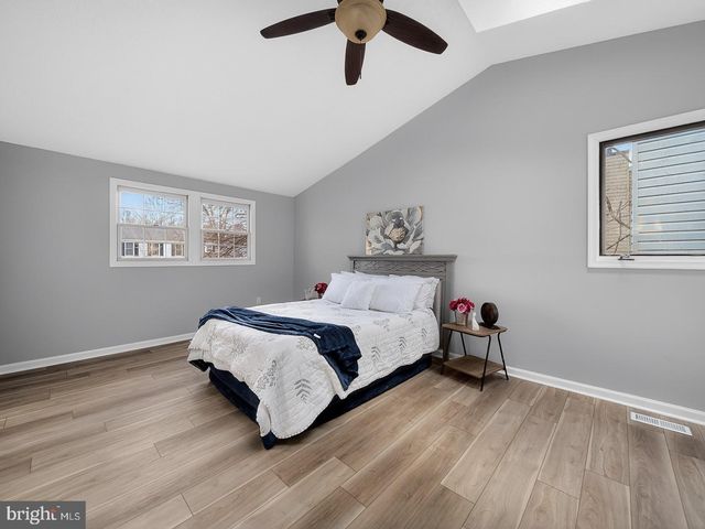 18011 SILVER LEAF DR, Gaithersburg, MD 20877