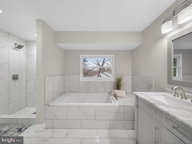 18011 SILVER LEAF DR, Gaithersburg, MD 20877