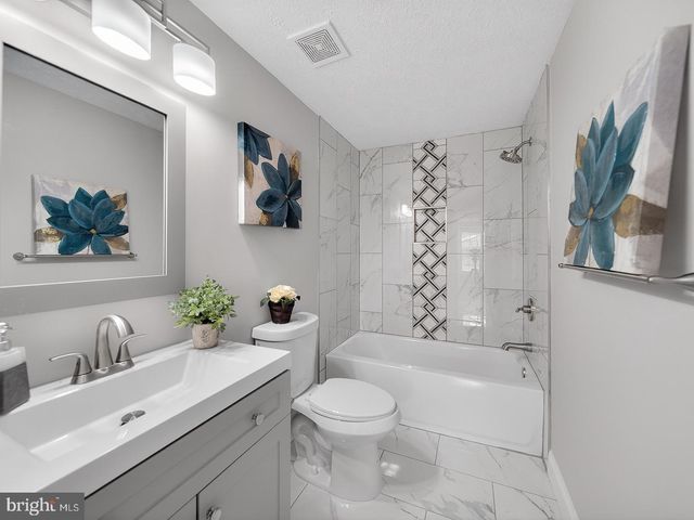 18011 SILVER LEAF DR, Gaithersburg, MD 20877