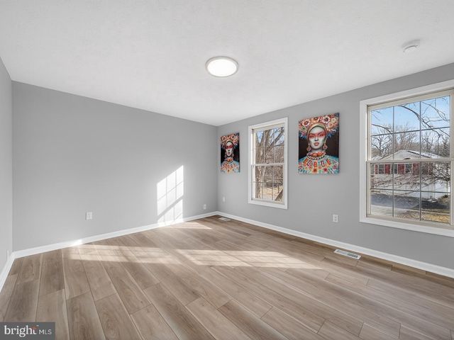 18011 SILVER LEAF DR, Gaithersburg, MD 20877