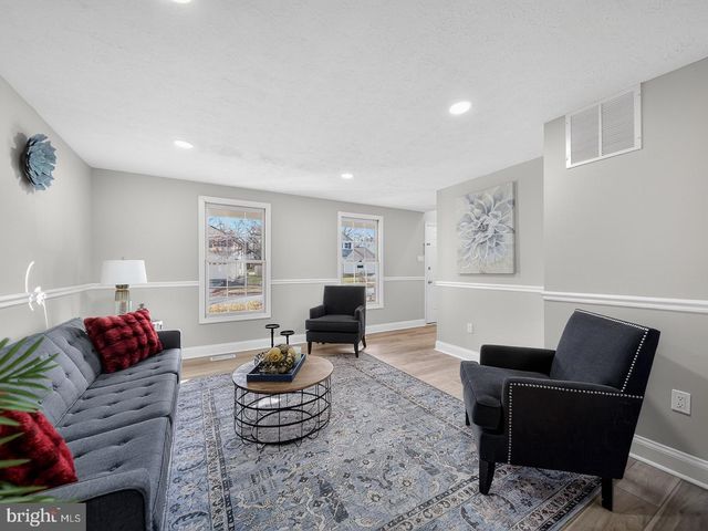 18011 SILVER LEAF DR, Gaithersburg, MD 20877