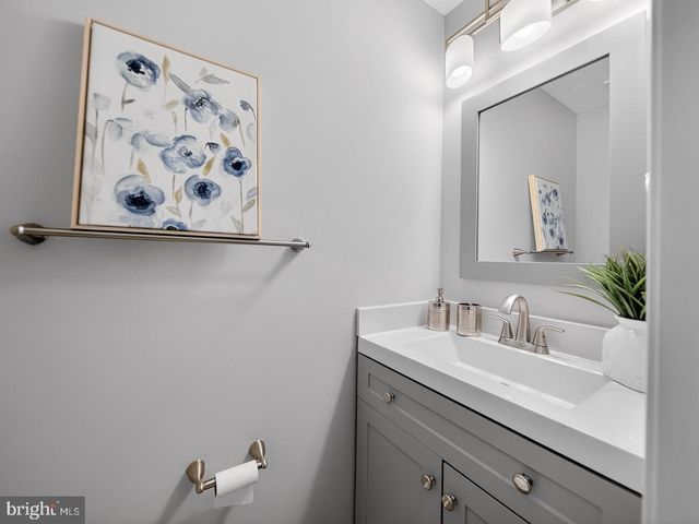 18011 SILVER LEAF DR, Gaithersburg, MD 20877