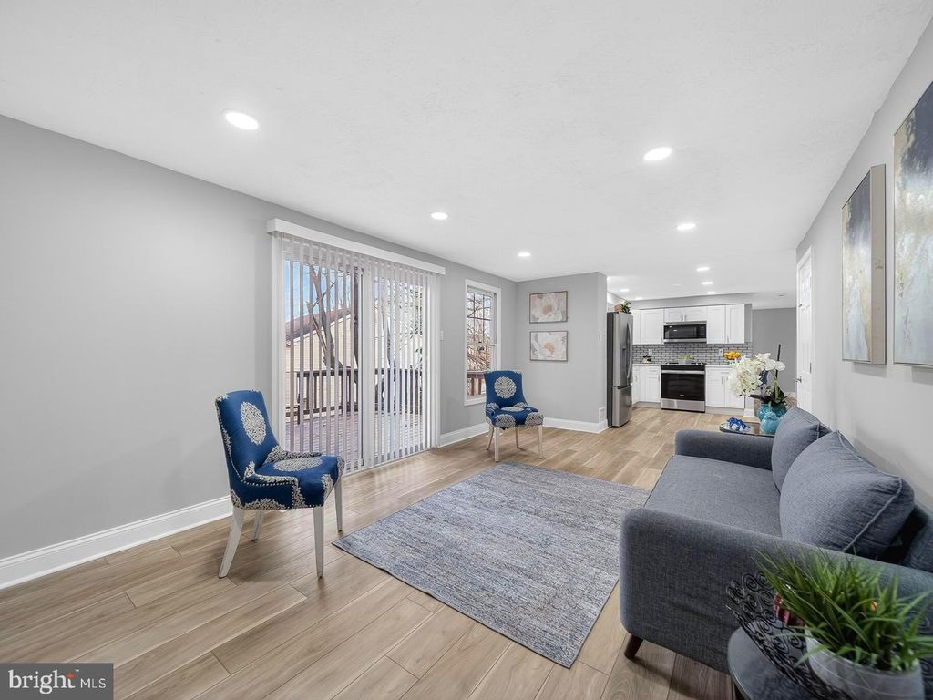 Image 14 of property listing at 18011 SILVER LEAF DR, Gaithersburg, MD 20877