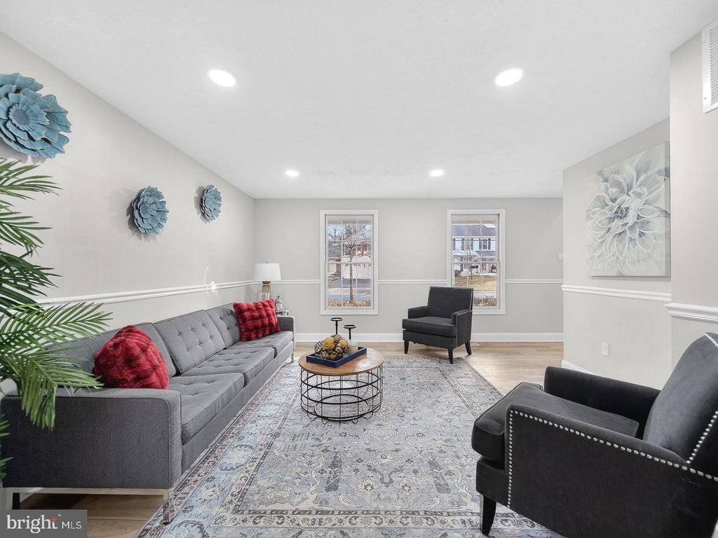 18011 SILVER LEAF DR, Gaithersburg, MD 20877