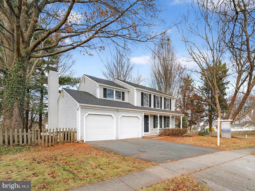 Image 43 of property listing at 18011 SILVER LEAF DR, Gaithersburg, MD 20877