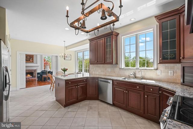 631 HARVEYS BRIDGE RD, Coatesville, PA 19320