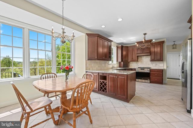 631 HARVEYS BRIDGE RD, Coatesville, PA 19320
