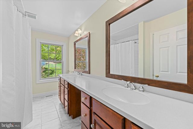 631 HARVEYS BRIDGE RD, Coatesville, PA 19320