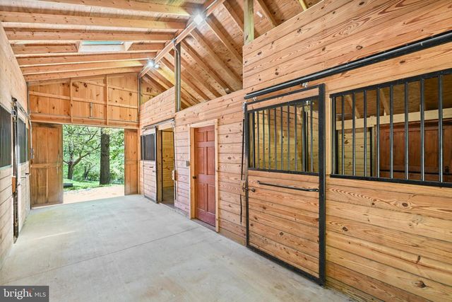 631 HARVEYS BRIDGE RD, Coatesville, PA 19320
