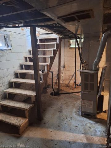 1389 Norton Street, Burton, MI 48529