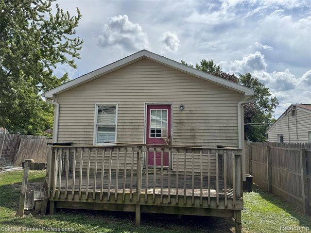 1389 Norton Street, Burton, MI 48529
