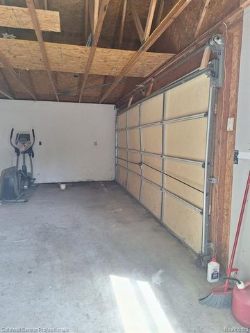 1389 Norton Street, Burton, MI 48529