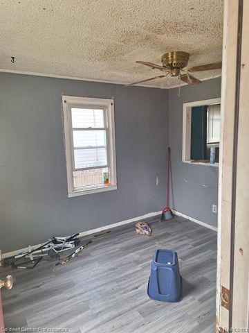 1389 Norton Street, Burton, MI 48529