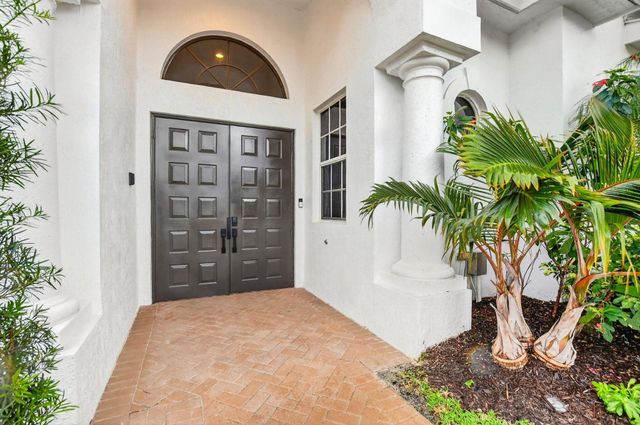 8030 Laurel Ridge Court, Delray Beach, FL 33446
