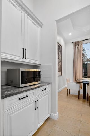 8030 Laurel Ridge Court, Delray Beach, FL 33446