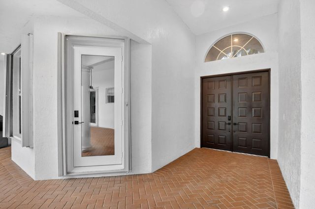 8030 Laurel Ridge Court, Delray Beach, FL 33446