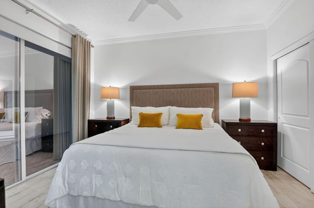 8030 Laurel Ridge Court, Delray Beach, FL 33446