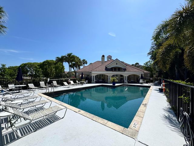 815 W Boynton Beach Boulevard 11-103, Boynton Beach, FL 33426