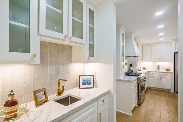 7423 Tangleglen Drive, Dallas, TX 75248