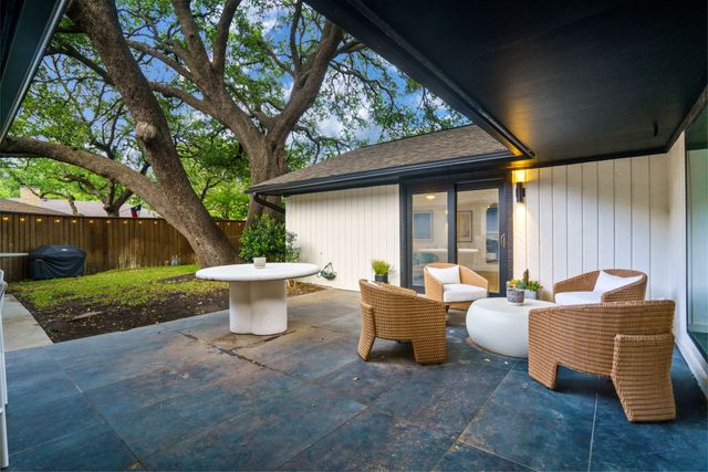 7423 Tangleglen Drive, Dallas, TX 75248