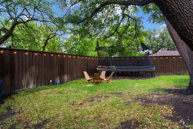 7423 Tangleglen Drive, Dallas, TX 75248