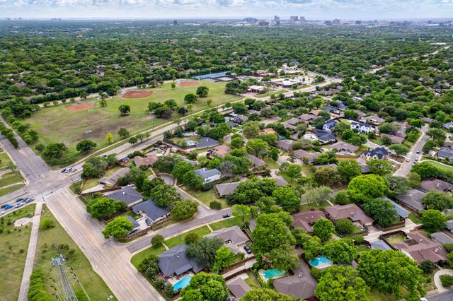 7423 Tangleglen Drive, Dallas, TX 75248