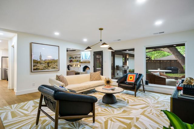 7423 Tangleglen Drive, Dallas, TX 75248