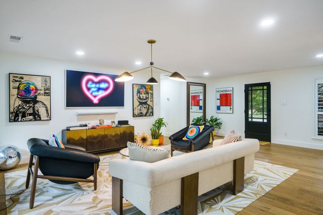 7423 Tangleglen Drive, Dallas, TX 75248