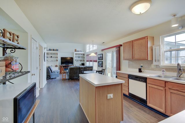 2109 Cross Willow Lane, Indianapolis, IN 46239