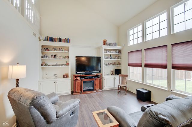 2109 Cross Willow Lane, Indianapolis, IN 46239