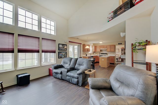 2109 Cross Willow Lane, Indianapolis, IN 46239