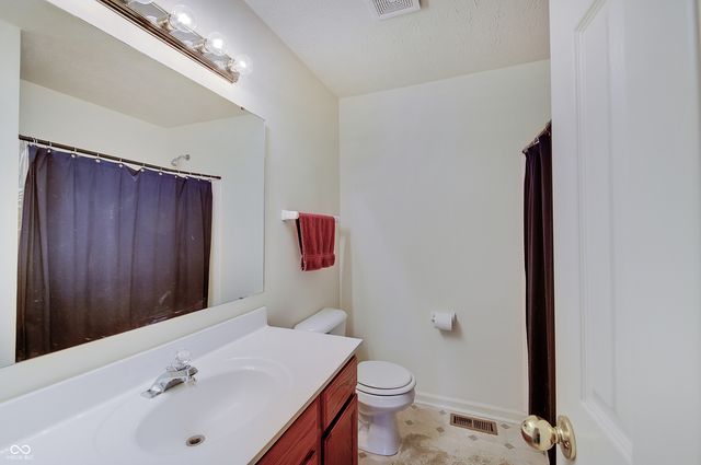 2109 Cross Willow Lane, Indianapolis, IN 46239