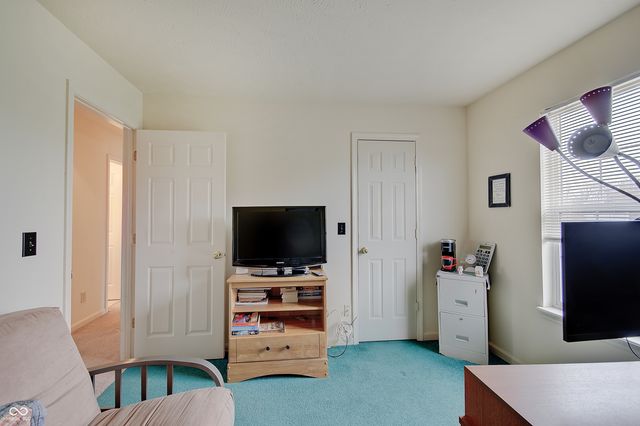 2109 Cross Willow Lane, Indianapolis, IN 46239