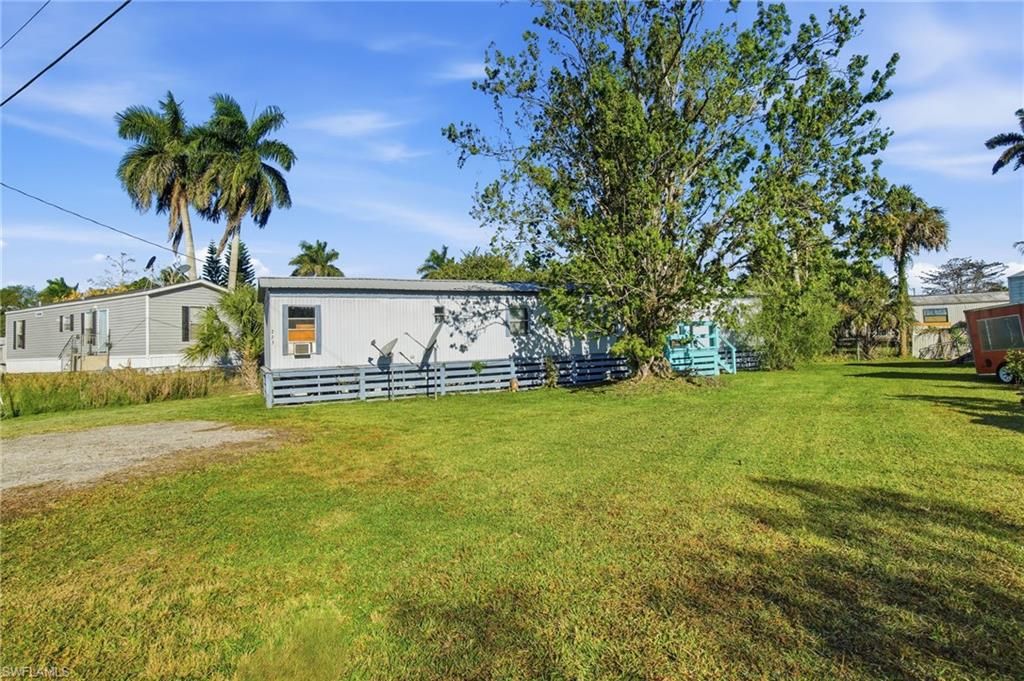 223 Gladys CT, Copeland, FL 34137 — photo 4