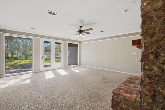 433 Mackhank Road, Boling, TX 77420