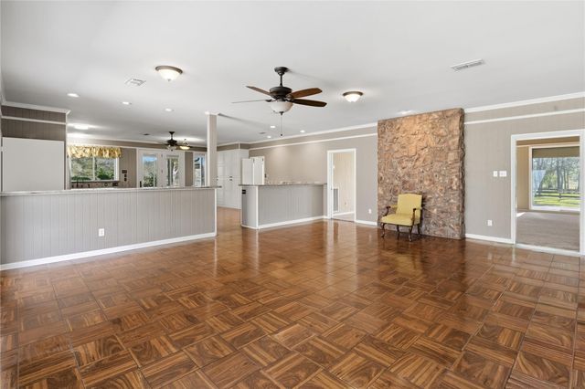 433 Mackhank Road, Boling, TX 77420