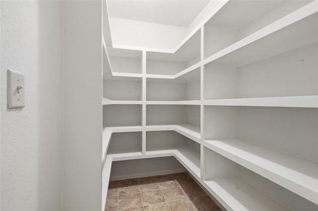 433 Mackhank Road, Boling, TX 77420