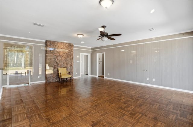 433 Mackhank Road, Boling, TX 77420