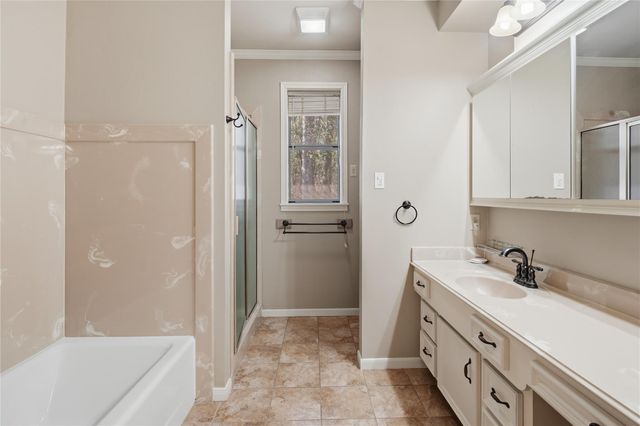 433 Mackhank Road, Boling, TX 77420