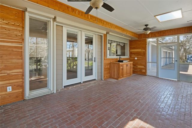 433 Mackhank Road, Boling, TX 77420