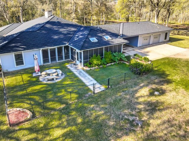 433 Mackhank Road, Boling, TX 77420