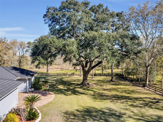 433 Mackhank Road, Boling, TX 77420