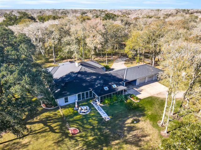 433 Mackhank Road, Boling, TX 77420
