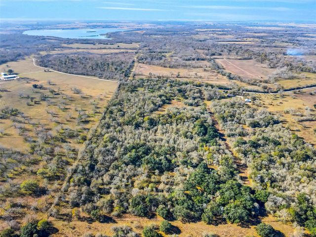 433 Mackhank Road, Boling, TX 77420