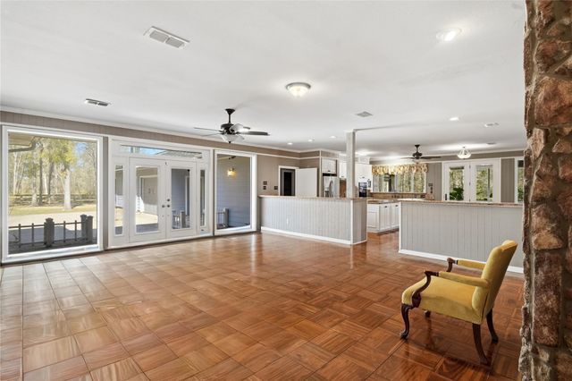 433 Mackhank Road, Boling, TX 77420